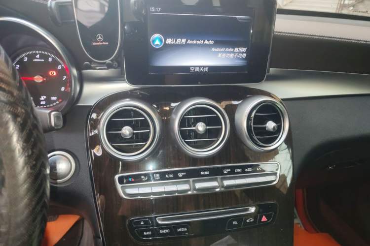 Used Mercedes-Benz GLC 2018 GLC 260 4MATIC Dynamic Edition Audio And AC Panel