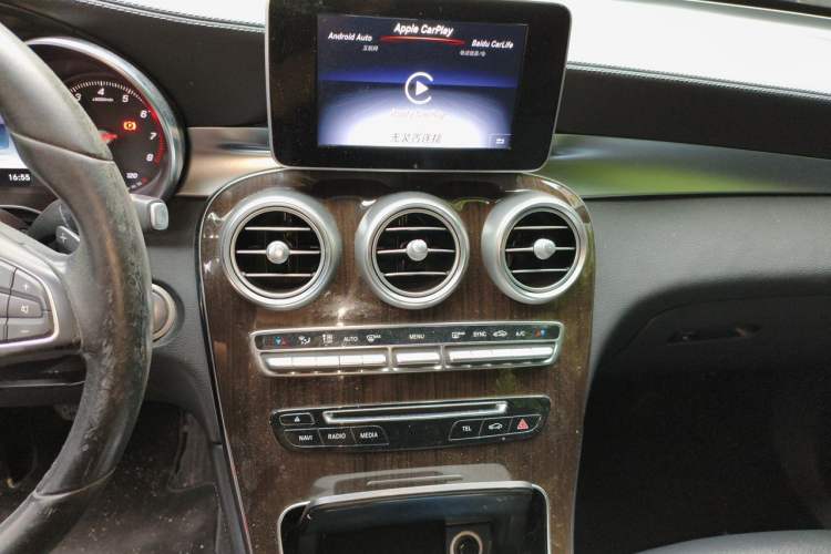 Used Mercedes-Benz GLC 2018 GLC 260 4MATIC Luxury Model Audio And AC Panel