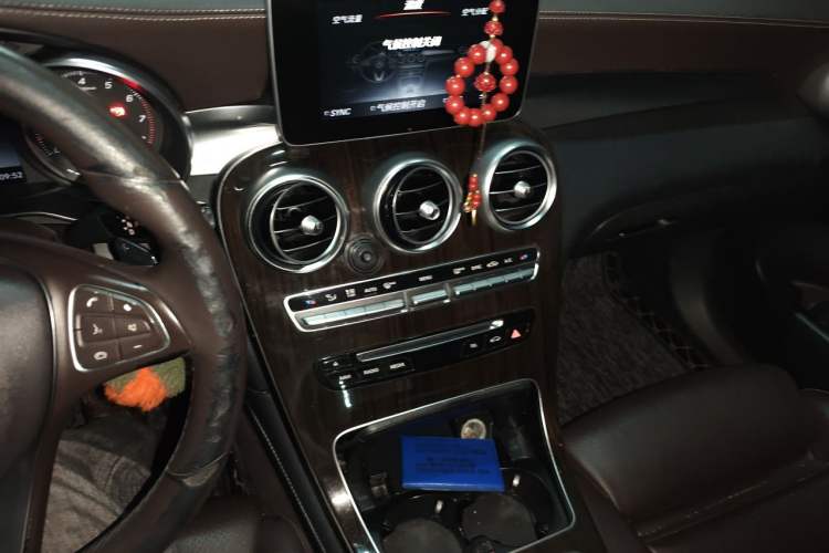 Used Mercedes-Benz GLC 2018 GLC 260 4MATIC Luxury Model Audio And AC Panel
