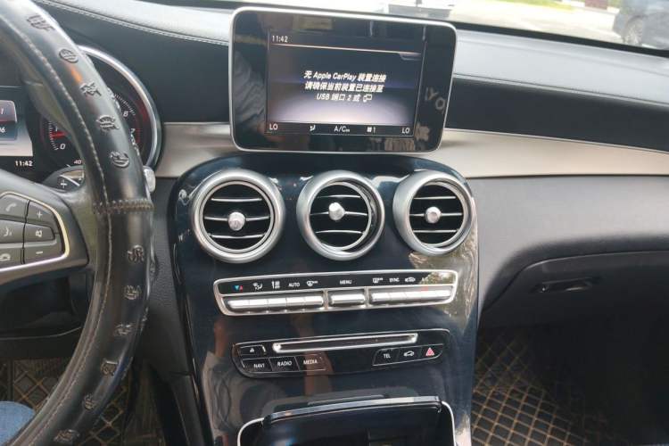 Used Mercedes-Benz GLC 2018 Facelift GLC 200 4MATIC Audio And AC Panel
