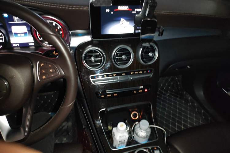 Used Mercedes-Benz GLC 2018 Facelifted GLC 260 4MATIC Dynamic Edition Audio And AC Panel