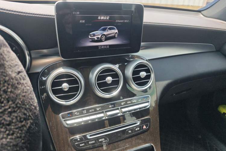 Used Mercedes-Benz GLC 2018 GLC 260 4MATIC Luxury Model Audio And AC Panel