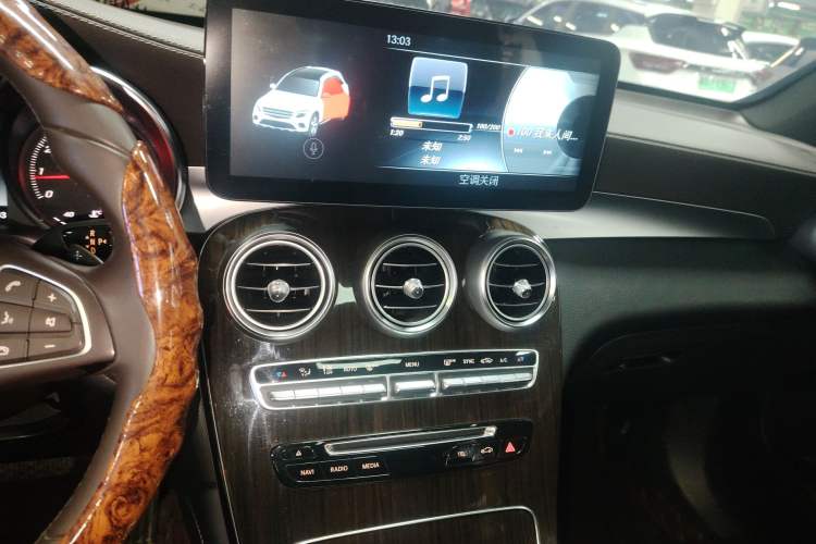 Used Mercedes-Benz GLC 2018 Facelifted GLC 260 4MATIC Dynamic Edition Audio And AC Panel