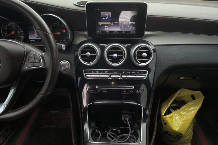 Used Mercedes-Benz GLC 2018 Facelift GLC 200 4MATIC Audio And AC Panel