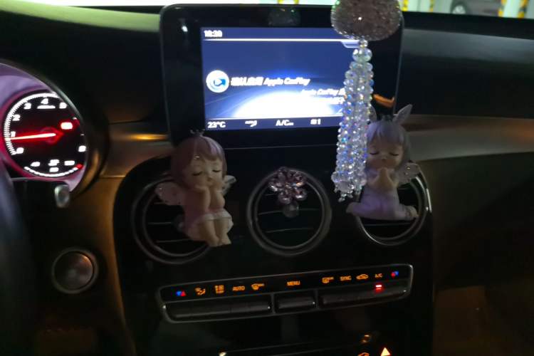 Used Mercedes-Benz GLC 2018 GLC 260 4MATIC Luxury Model Audio And AC Panel