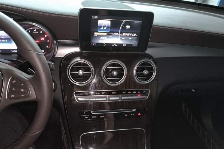 Used Mercedes-Benz GLC 2018 GLC 260 4MATIC Luxury Model Audio And AC Panel