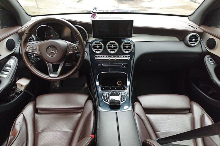 Used Mercedes-Benz GLC 2018 Facelift GLC 200 4MATIC Center Console