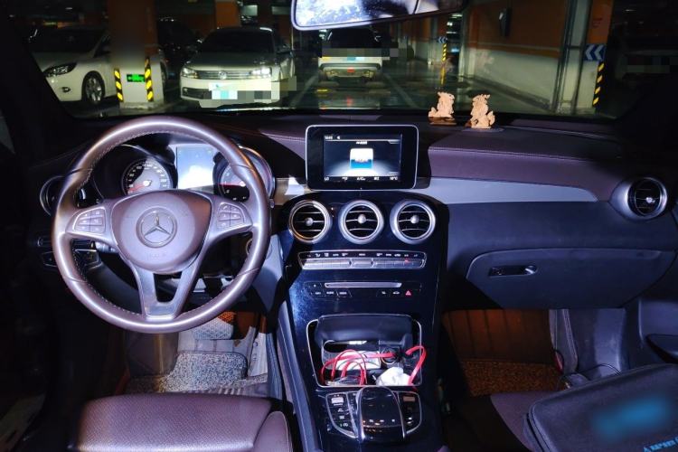 Used Mercedes-Benz GLC 2018 Facelift GLC 200 4MATIC Center Console