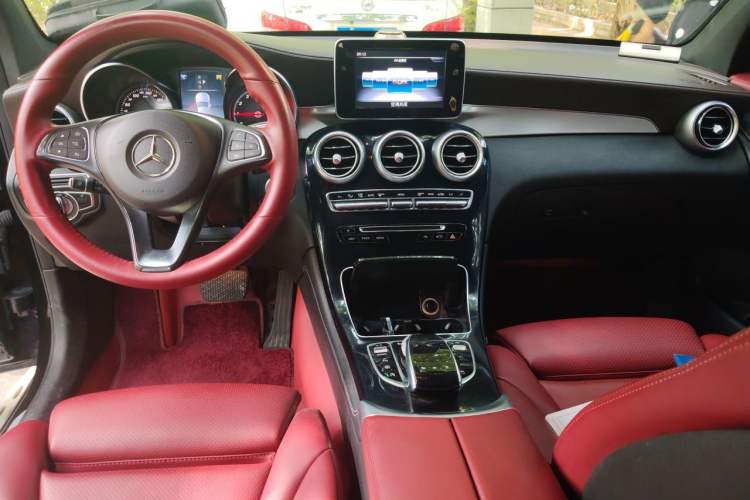 Used Mercedes-Benz GLC 2018 GLC 200 4MATIC Center Console