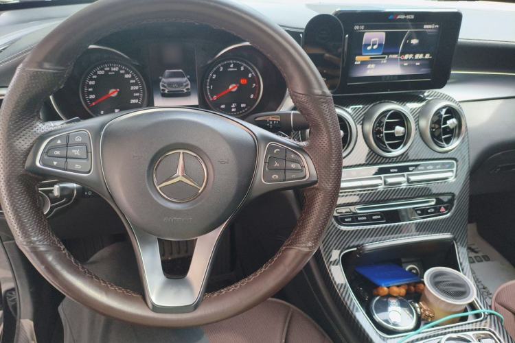 Used Mercedes-Benz GLC 2018 Facelift GLC 260 4MATIC Luxury Edition Center Console