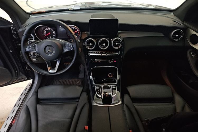 Used Mercedes-Benz GLC 2018 Facelift GLC 200 4MATIC Center Console