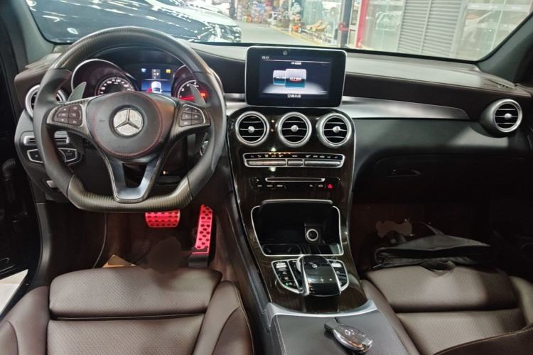 Used Mercedes-Benz GLC 2018 GLC 260 4MATIC Dynamic Edition Center Console