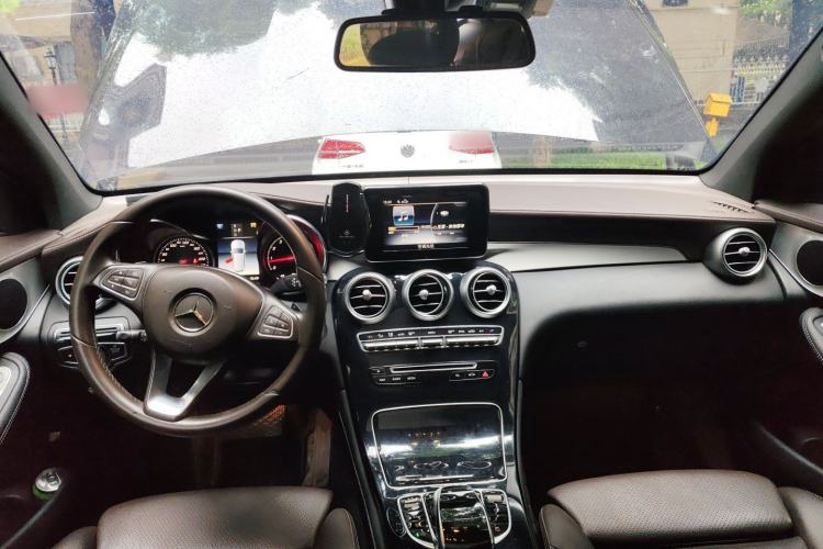 Used Mercedes-Benz GLC 2018 Facelift GLC 200 4MATIC Center Console