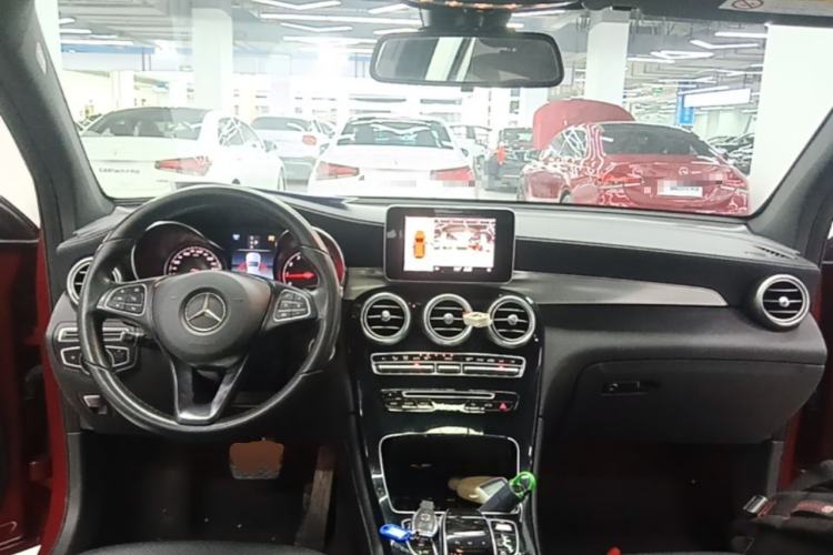 Used Mercedes-Benz GLC 2018 Facelift GLC 200 4MATIC Center Console