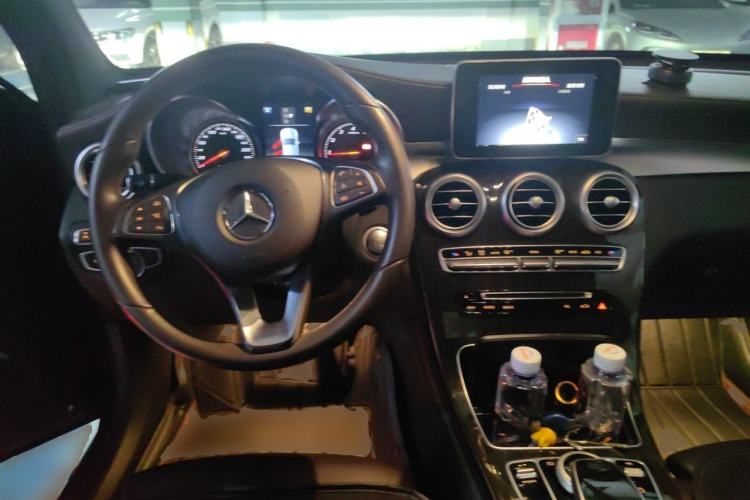 Used Mercedes-Benz GLC 2018 Facelift GLC 260 4MATIC Luxury Edition Center Console