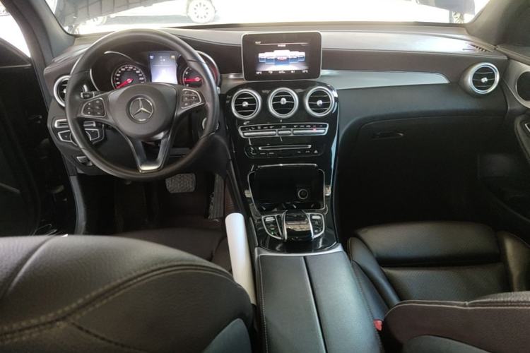 Used Mercedes-Benz GLC 2018 Facelift GLC 200 4MATIC Center Console