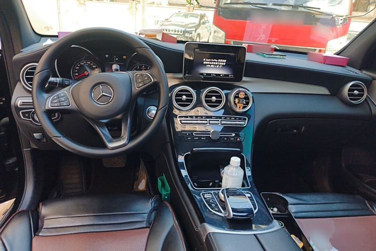 Used Mercedes-Benz GLC 2018 Facelift GLC 200 4MATIC Center Console