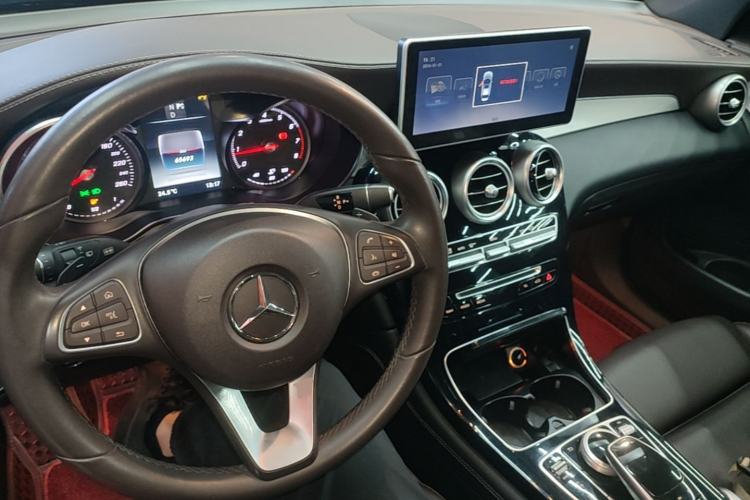 Used Mercedes-Benz GLC 2018 Facelift GLC 200 4MATIC Center Console