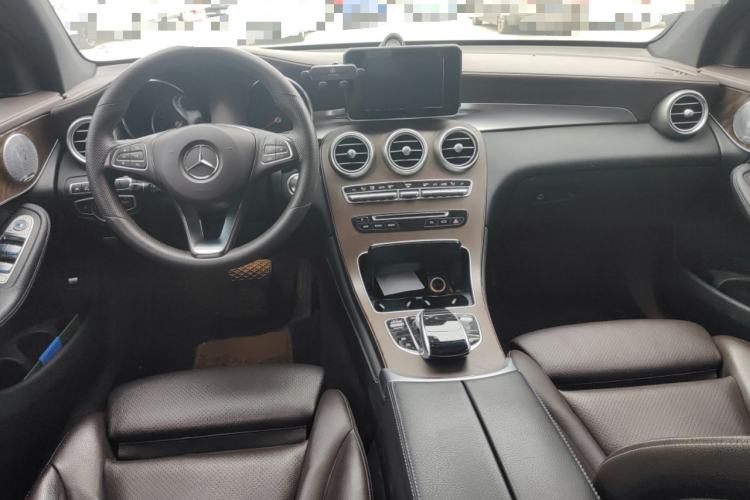 Used Mercedes-Benz GLC 2018 GLC 300 4MATIC Sport Edition Center Console