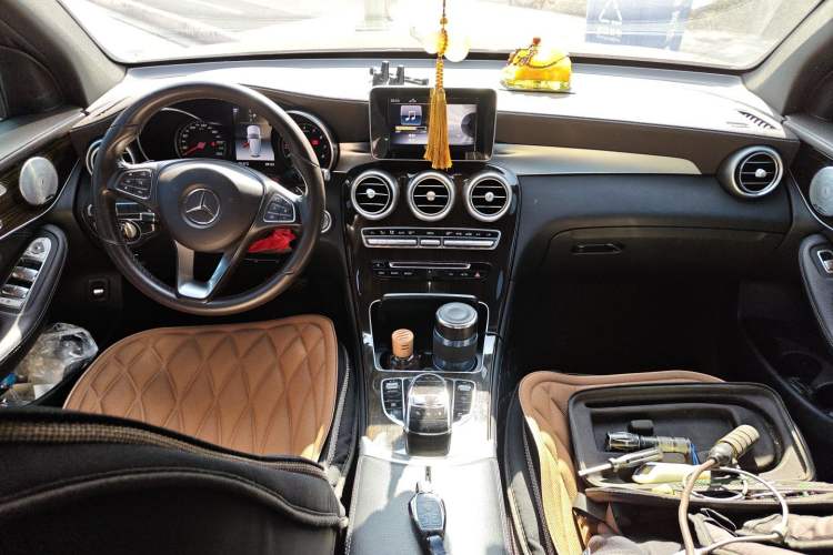 Used Mercedes-Benz GLC 2018 GLC 260 4MATIC Luxury Model Center Console