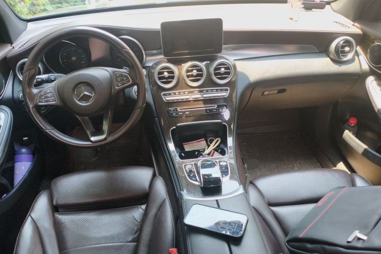 Used Mercedes-Benz GLC 2018 Facelift GLC 260 4MATIC Luxury Edition Center Console