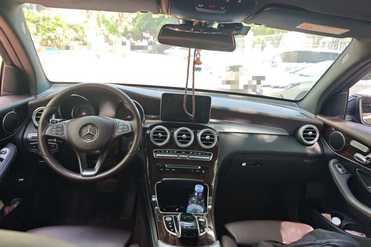Used Mercedes-Benz GLC 2018 Facelifted GLC 260 4MATIC Dynamic Edition Center Console