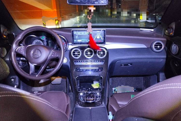 Used Mercedes-Benz GLC 2018 Facelift GLC 260 4MATIC Luxury Edition Center Console