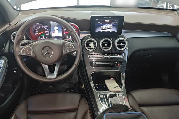 Used Mercedes-Benz GLC 2018 Facelift GLC 260 4MATIC Luxury Edition Center Console