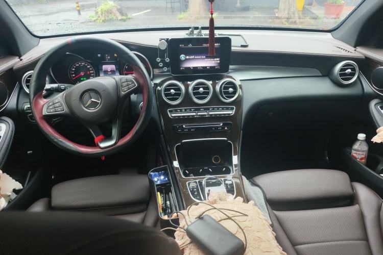 Used Mercedes-Benz GLC 2018 Facelifted GLC 260 4MATIC Dynamic Edition Center Console