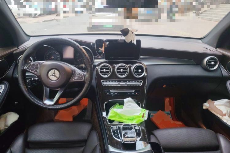 Used Mercedes-Benz GLC 2018 GLC 260 4MATIC Dynamic Edition Center Console