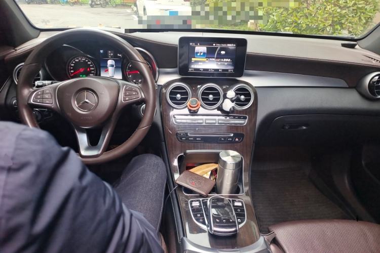 Used Mercedes-Benz GLC 2018 Facelift GLC 260 4MATIC Luxury Edition Center Console
