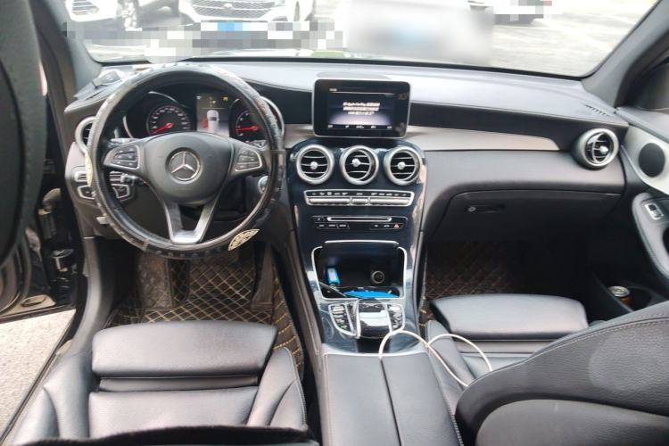 Used Mercedes-Benz GLC 2018 Facelift GLC 200 4MATIC Center Console
