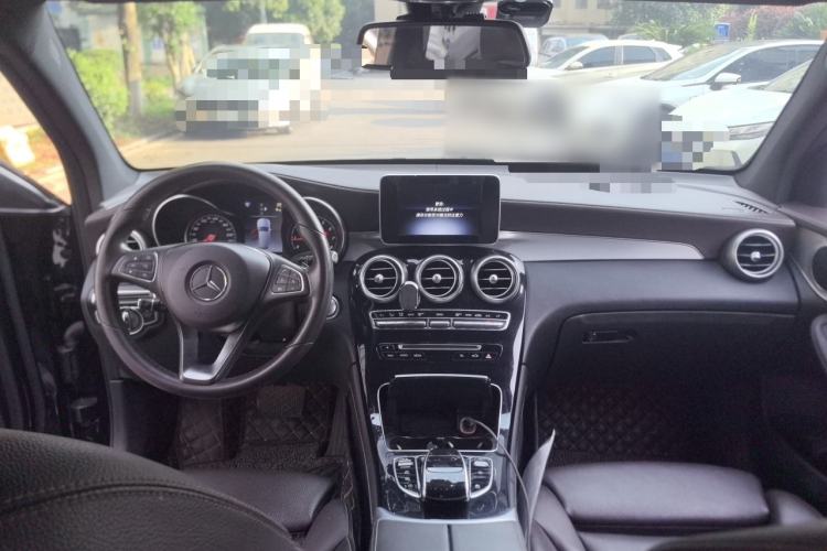 Used Mercedes-Benz GLC 2018 Facelift GLC 200 4MATIC Center Console