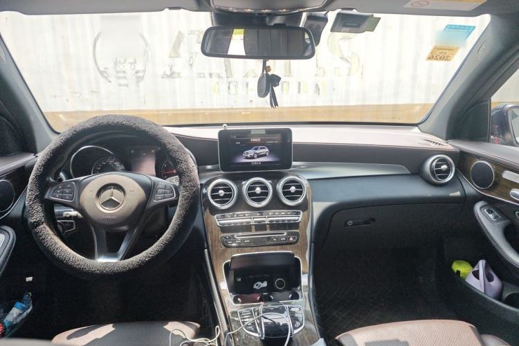 Used Mercedes-Benz GLC 2018 GLC 260 4MATIC Luxury Model Center Console