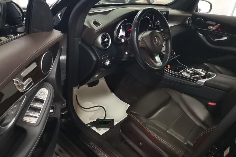 Used Mercedes-Benz GLC 2018 Facelift GLC 260 4MATIC Luxury Edition Driver Seat
