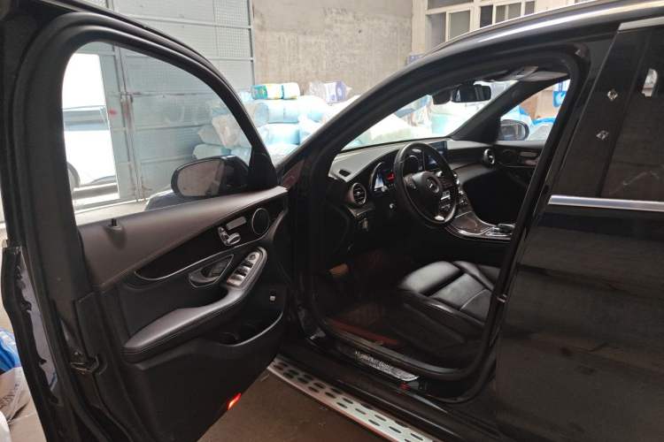 Used Mercedes-Benz GLC 2018 GLC 260 4MATIC Luxury Model Driver Seat