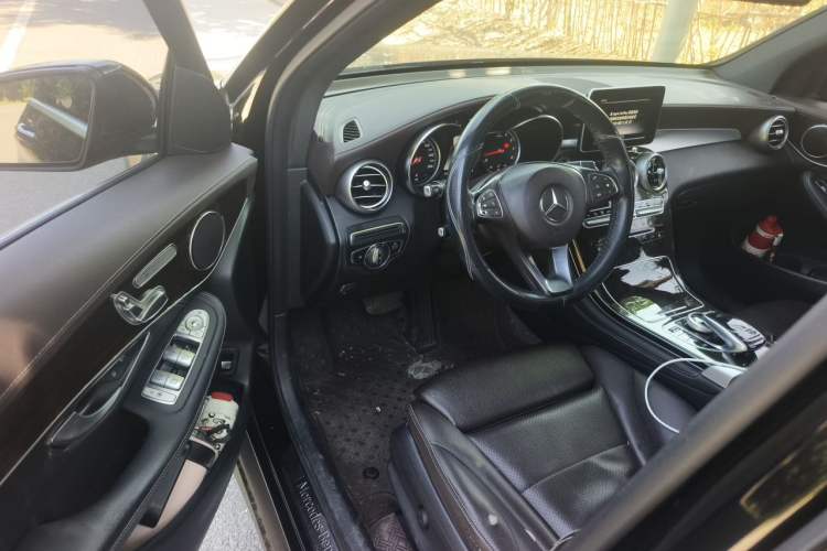 Used Mercedes-Benz GLC 2018 Facelifted GLC 260 4MATIC Dynamic Edition Driver Seat