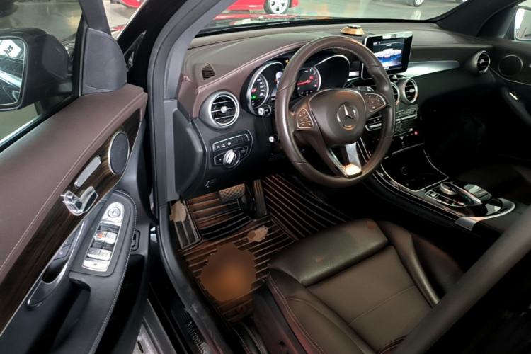 Used Mercedes-Benz GLC 2018 GLC 260 4MATIC Luxury Model Driver Seat