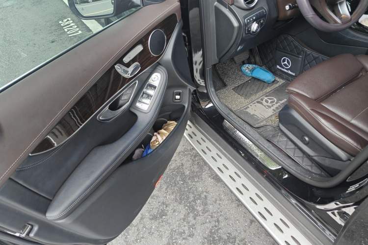 Used Mercedes-Benz GLC 2018 GLC 260 4MATIC Luxury Model Driver Seat