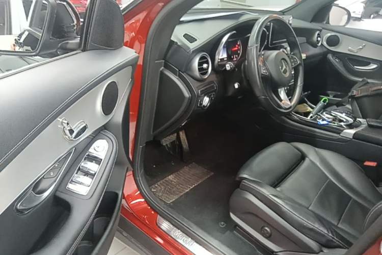 Used Mercedes-Benz GLC 2018 Facelift GLC 200 4MATIC Driver Seat