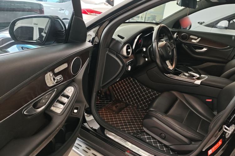 Used Mercedes-Benz GLC 2018 Refreshed GLC 300 4MATIC Dynamic Edition Driver Seat