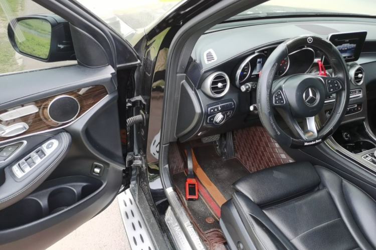 Used Mercedes-Benz GLC 2018 GLC 260 4MATIC Luxury Model Driver Seat