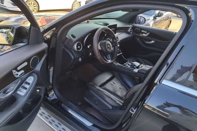 Used Mercedes-Benz GLC 2018 Facelift GLC 260 4MATIC Luxury Edition Driver Seat