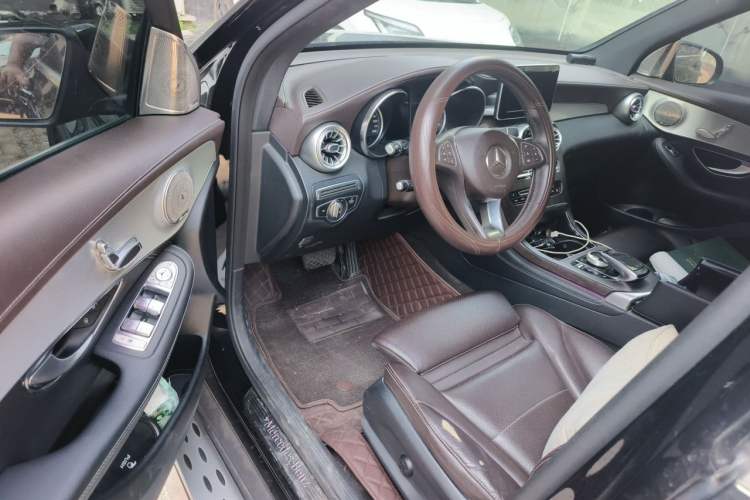 Used Mercedes-Benz GLC 2018 Facelift GLC 200 4MATIC Driver Seat