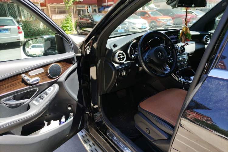 Used Mercedes-Benz GLC 2018 GLC 260 4MATIC Luxury Model Driver Seat