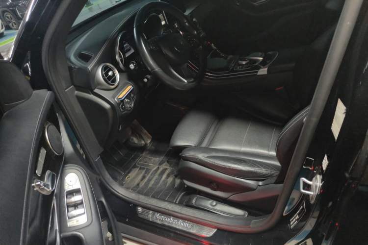 Used Mercedes-Benz GLC 2018 GLC 260 4MATIC Dynamic Edition Driver Seat