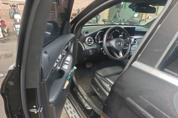 Used Mercedes-Benz GLC 2018 Facelift GLC 260 4MATIC Luxury Edition Driver Seat