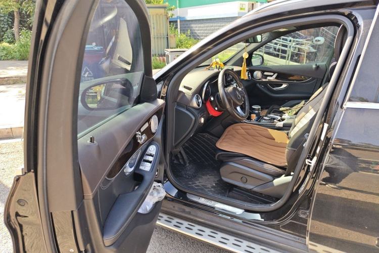 Used Mercedes-Benz GLC 2018 GLC 260 4MATIC Luxury Model Driver Seat