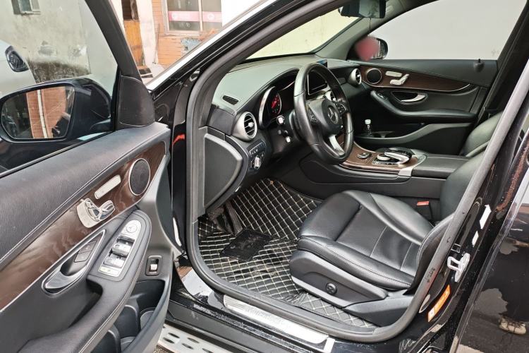 Used Mercedes-Benz GLC 2018 Refreshed GLC 300 4MATIC Dynamic Edition Driver Seat