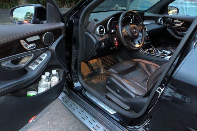 Used Mercedes-Benz GLC 2018 GLC 260 4MATIC Luxury Model Driver Seat